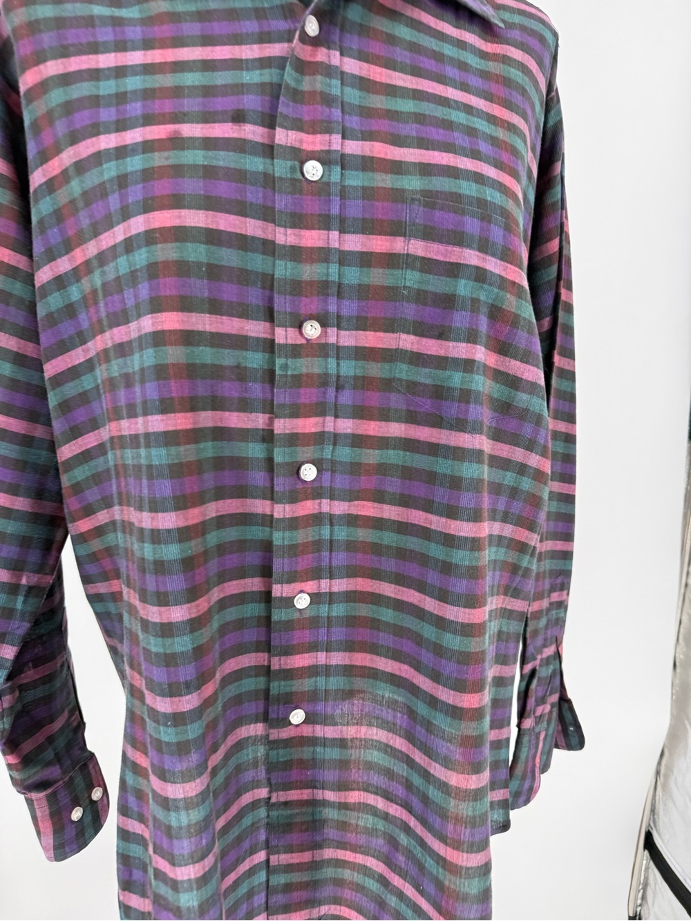 VTG Men's Plaid Button-Up Striped Long Sleeve Shirt in sz L